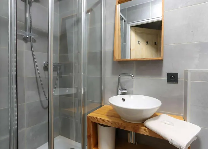 Alpstuga Triplex 75m² - 2 Chambres, 1 Cabine, Cheminee, Wifi, Proche Pistes Et Commerces - Fr-1-637-11 Val Thorens