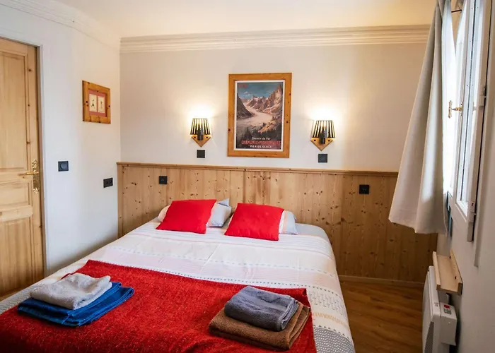 Triplex 75m² - 2 Chambres, 1 Cabine, Cheminee, Wifi, Proche Pistes Et Commerces - Fr-1-637-11